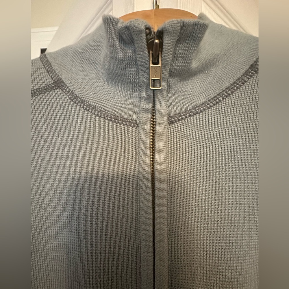 Men’s Guess knit zippered sweater/jacket